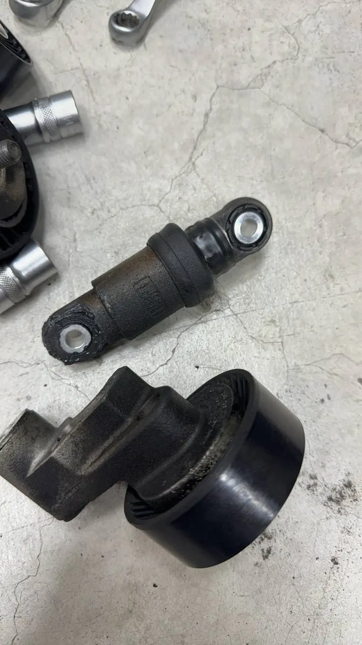 E92 M3 換下來的皮帶調整器